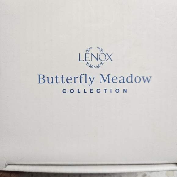 LENOX Butterfly Meadow white sugar bowl with Rose On Top - Picture 7 of 7